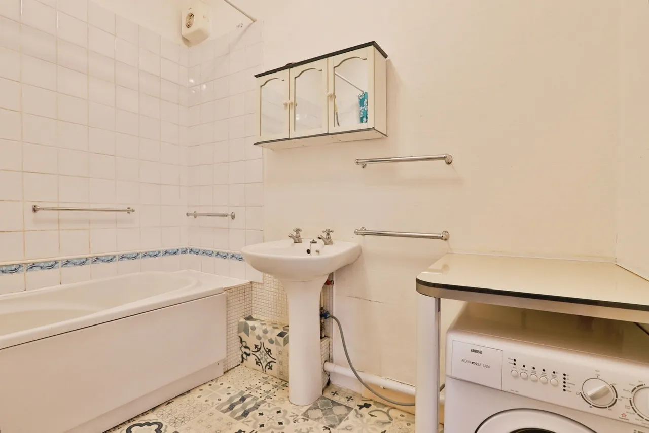 Knyveton Road, Bournemouth, BH1, photo 13