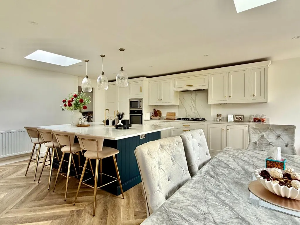 Bardsey ~ Albans Close, LS17, photo 12