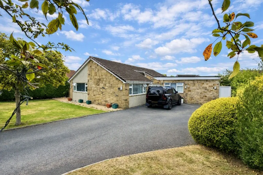 3 bed house for sale, Bardsey ~ Albans Close, LS17