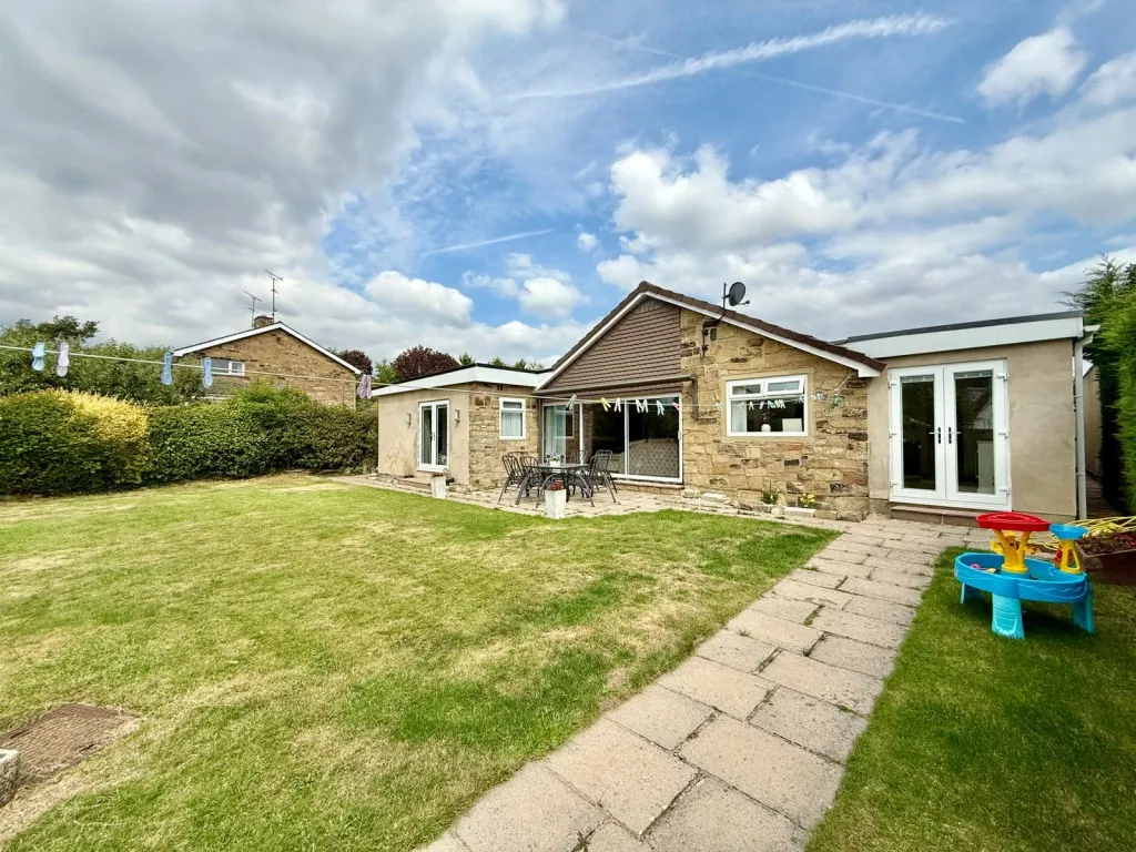 Bardsey ~ Albans Close, LS17, photo 28