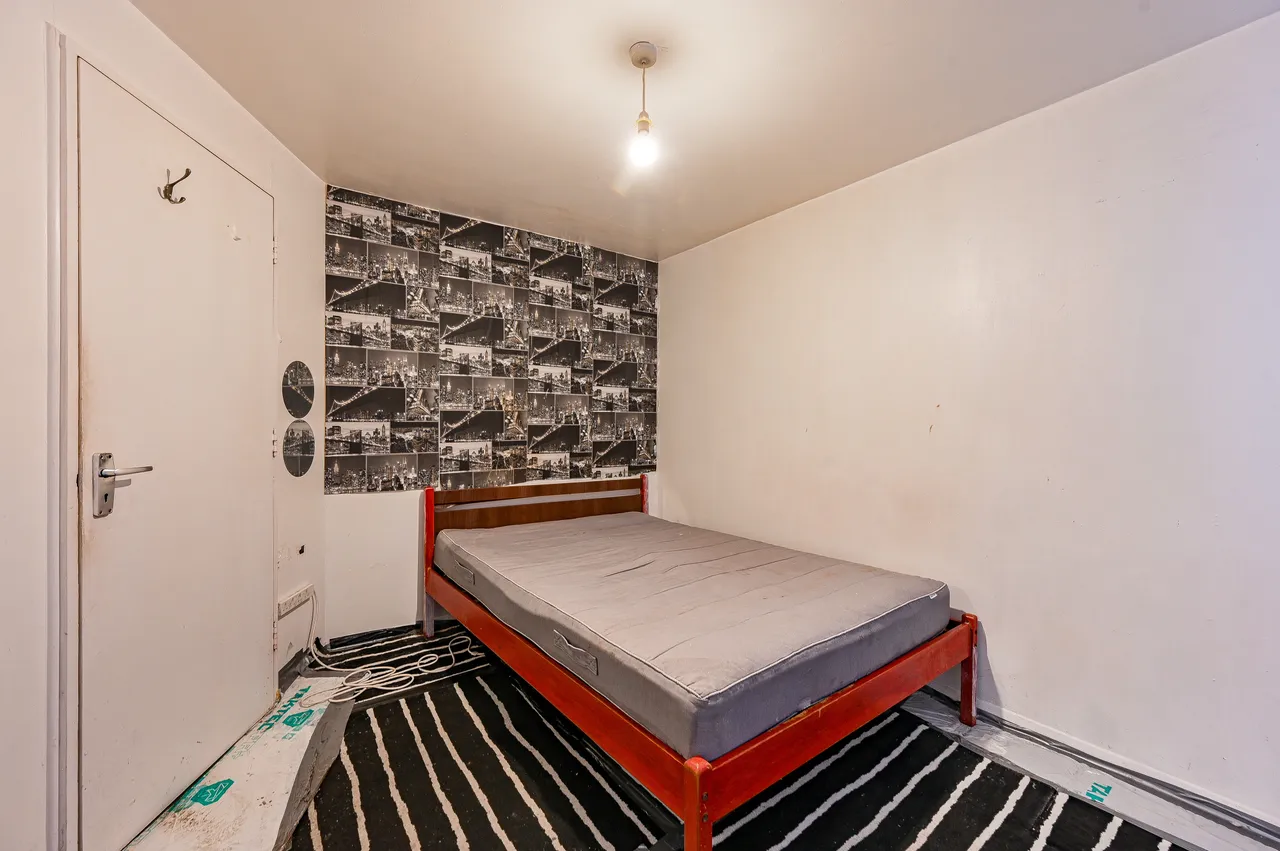 82 Harlinger Street, London, photo 5