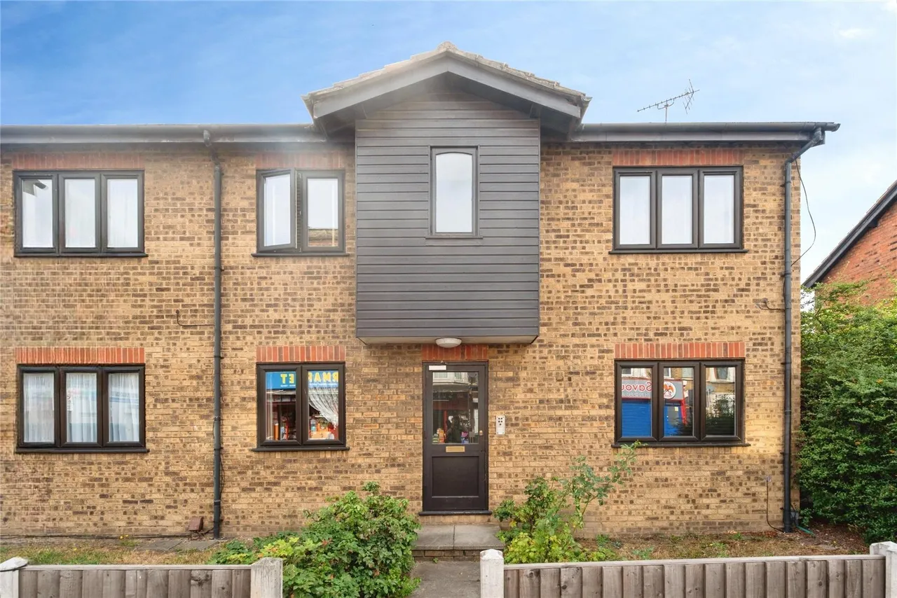 1 bed flat for sale — Ley Street, Ilford, IG1