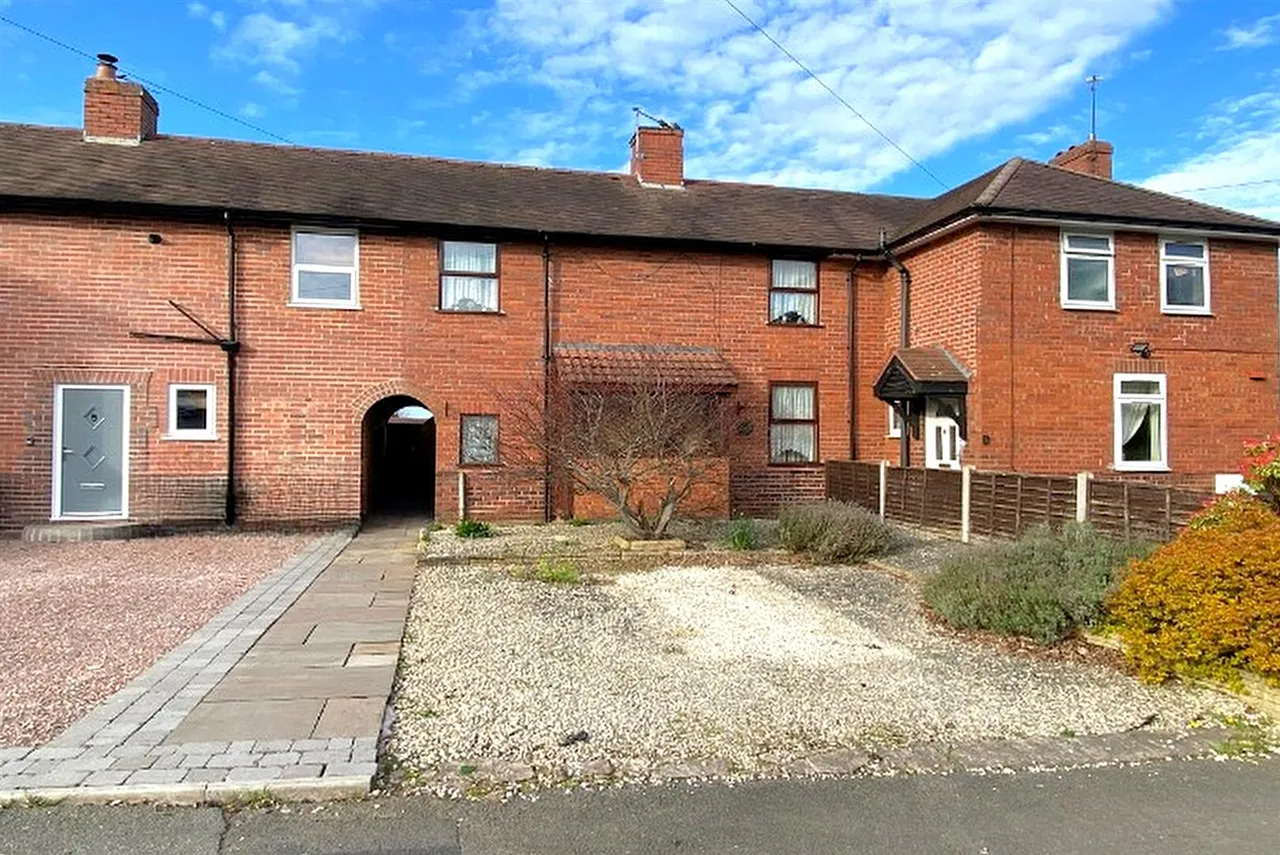 3 bed house for sale — Dunsley Road, Wollaston, Stourbridge
