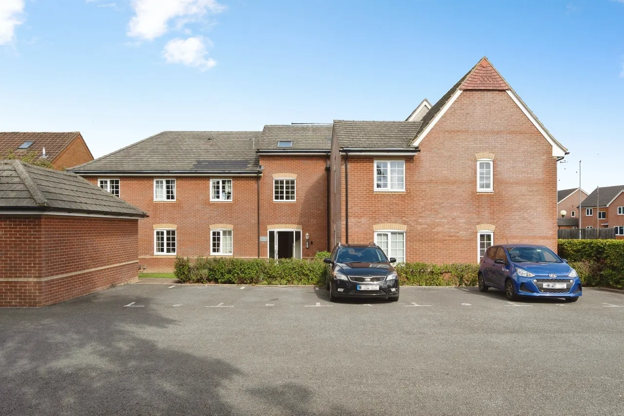 1 bed flat for sale, Boscombe Road, Amesbury, SP4