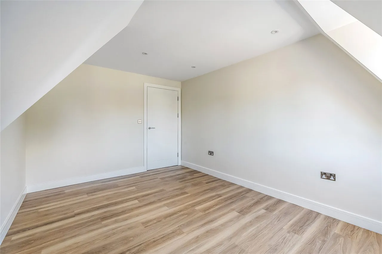 Guildford Road, Woking, GU22, photo 17