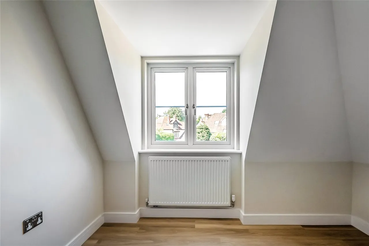 Guildford Road, Woking, GU22, photo 18