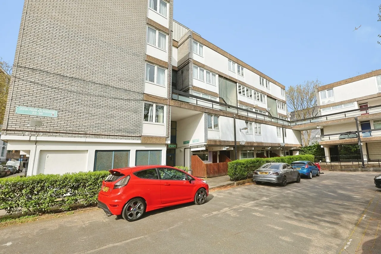 3 bed flat for sale — John Parker Square, London, SW11