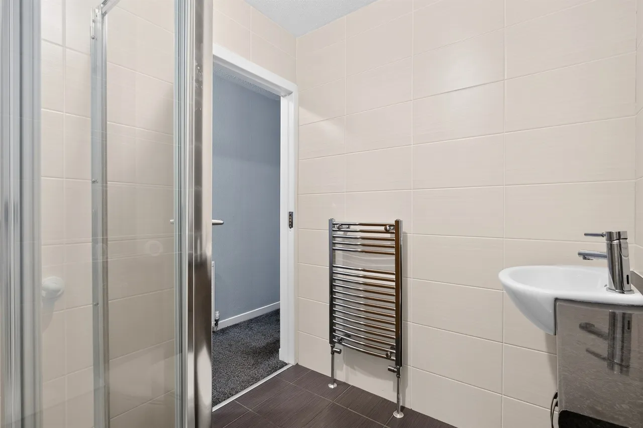 Park Court, Bishopbriggs, G64, photo 13