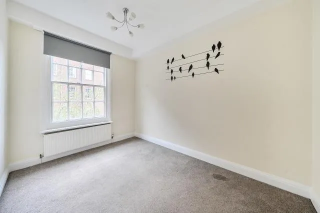 Finchley Road, London, NW8, photo 12