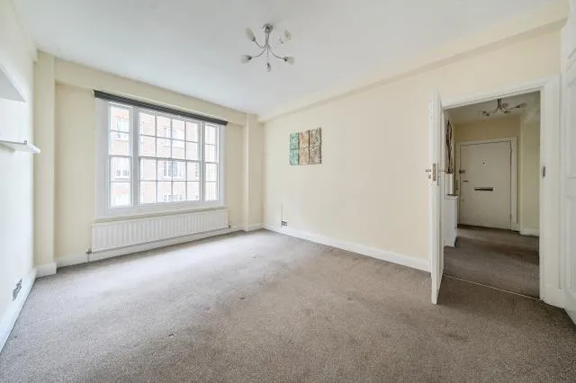 Finchley Road, London, NW8, photo 8