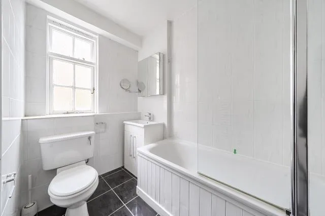 Finchley Road, London, NW8, photo 15
