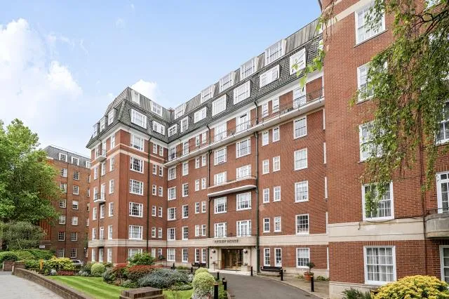 Finchley Road, London, NW8, photo 17