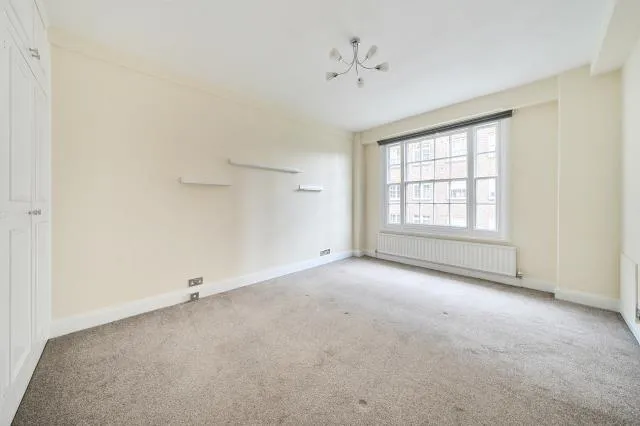 Finchley Road, London, NW8, photo 10