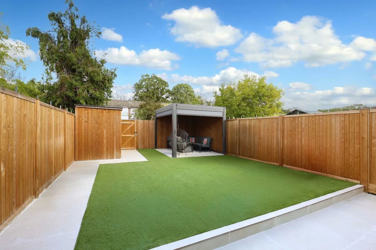 Langtons Meadow, Farnham Common, SL2, photo 14