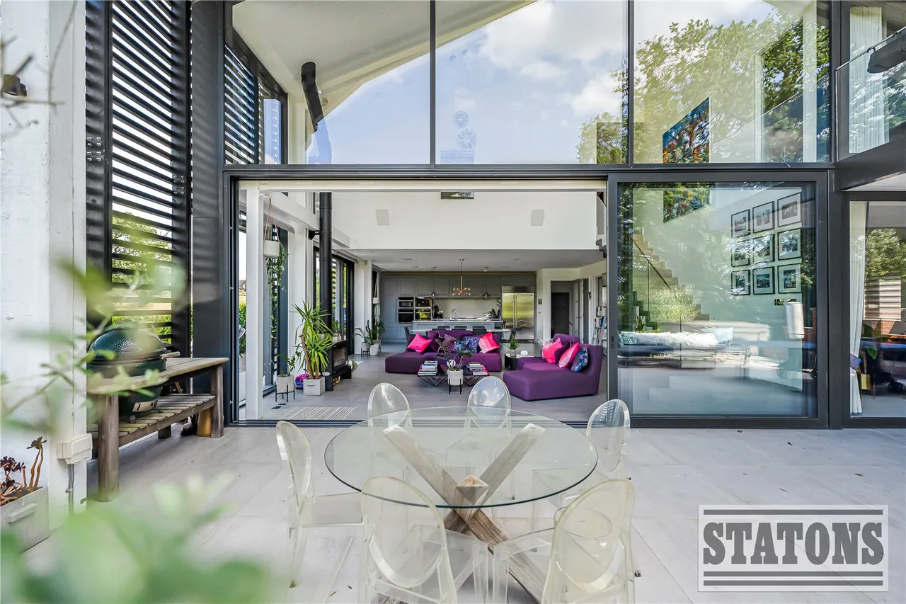 Hawkshead Road, Little Heath, Hertfordshire, EN6 1LX, photo 14