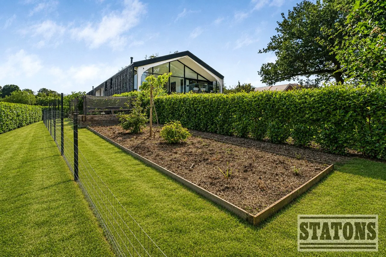 Hawkshead Road, Little Heath, Hertfordshire, EN6 1LX, photo 41