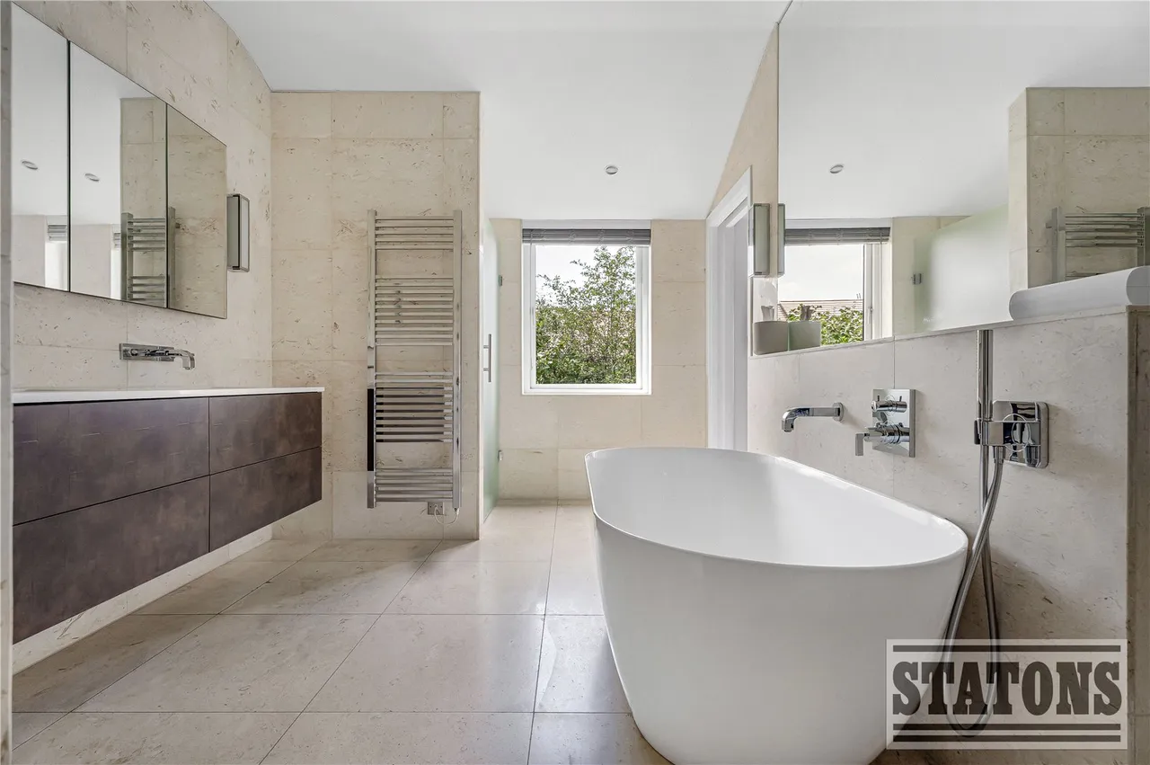 Hawkshead Road, Little Heath, Hertfordshire, EN6 1LX, photo 26