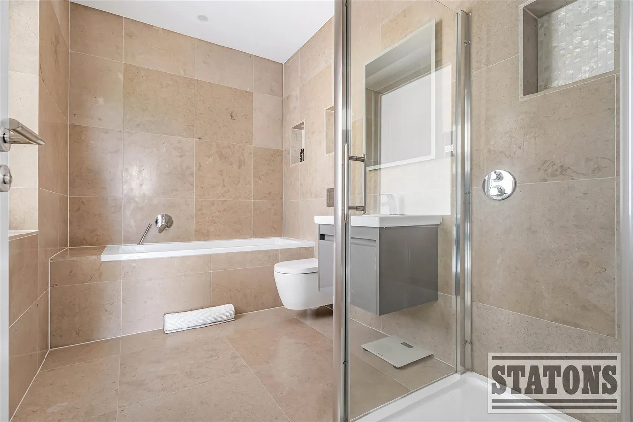 Hawkshead Road, Little Heath, Hertfordshire, EN6 1LX, photo 37