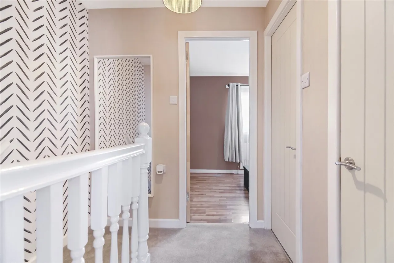 Cordale Avenue, Renton, G82, photo 8