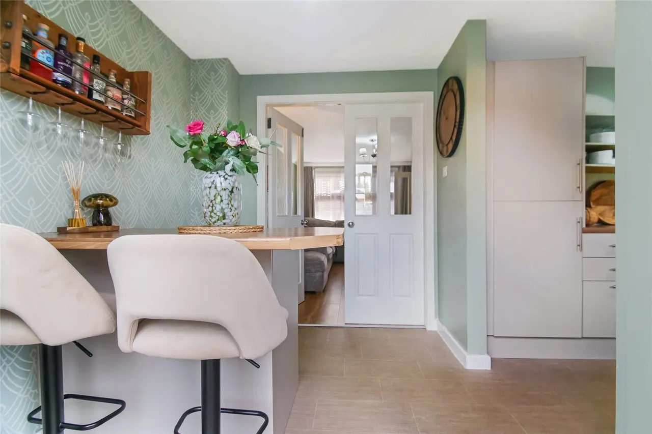 Cordale Avenue, Renton, G82, photo 6