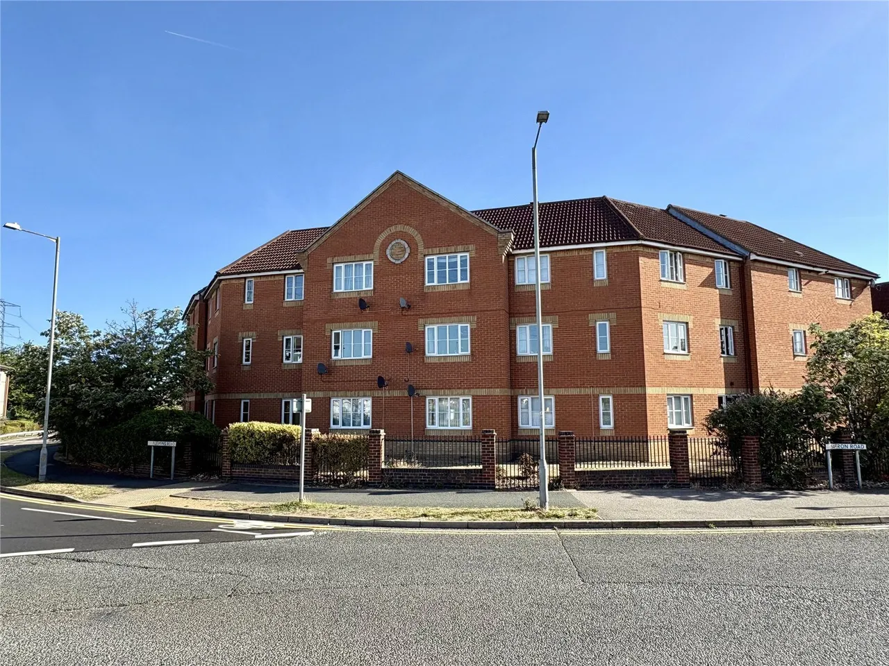2 bed flat for sale, Swiftsure Road, Chafford Hundred, RM16