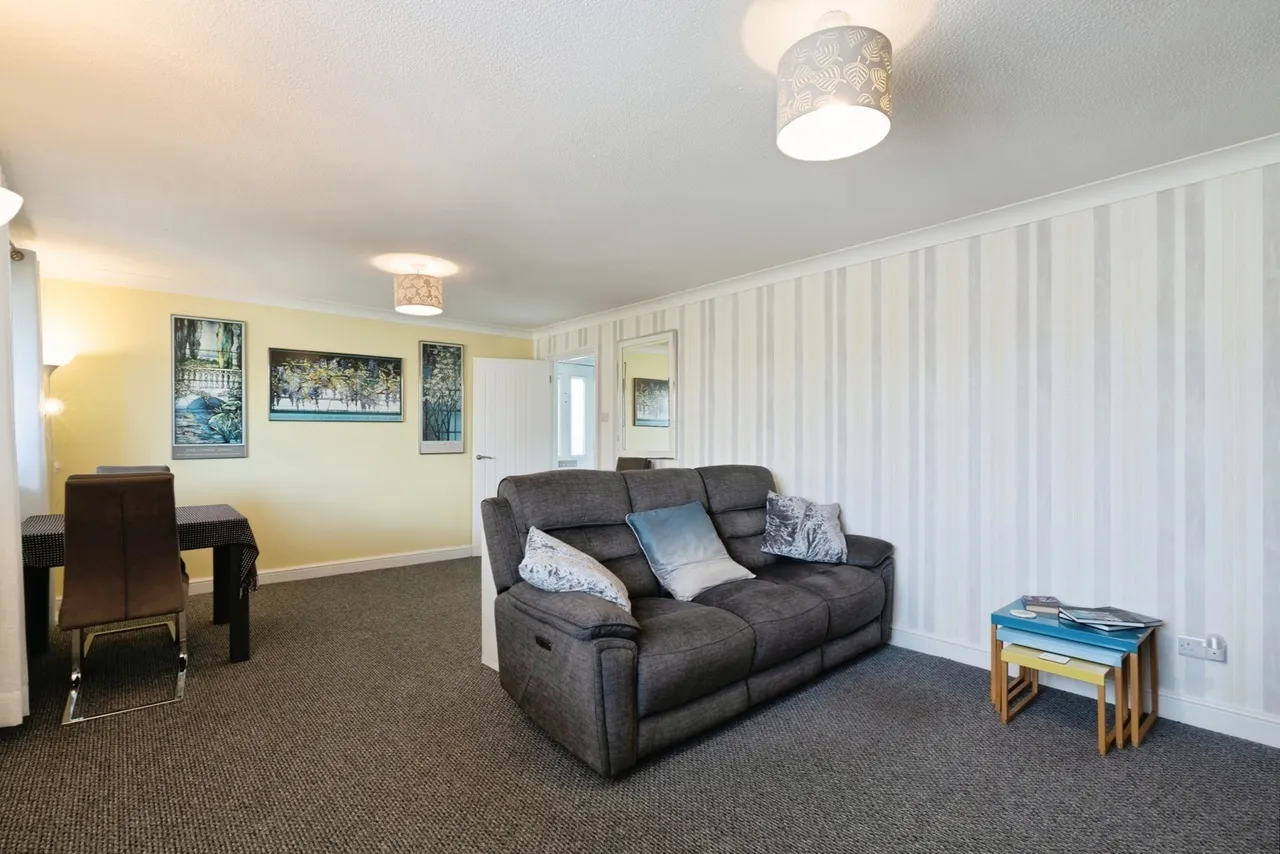 Webb Lane, Hayling Island, PO11, photo 3