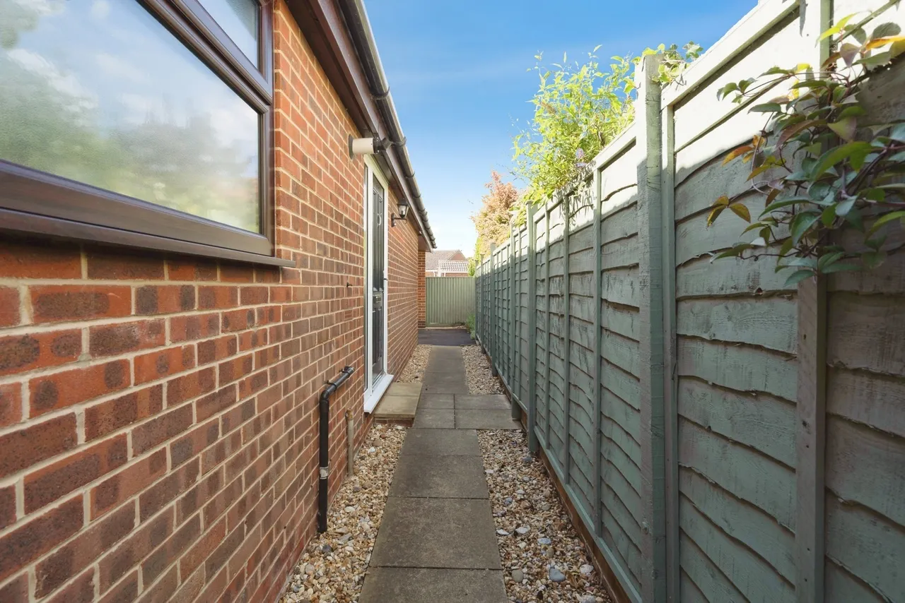Webb Lane, Hayling Island, PO11, photo 18