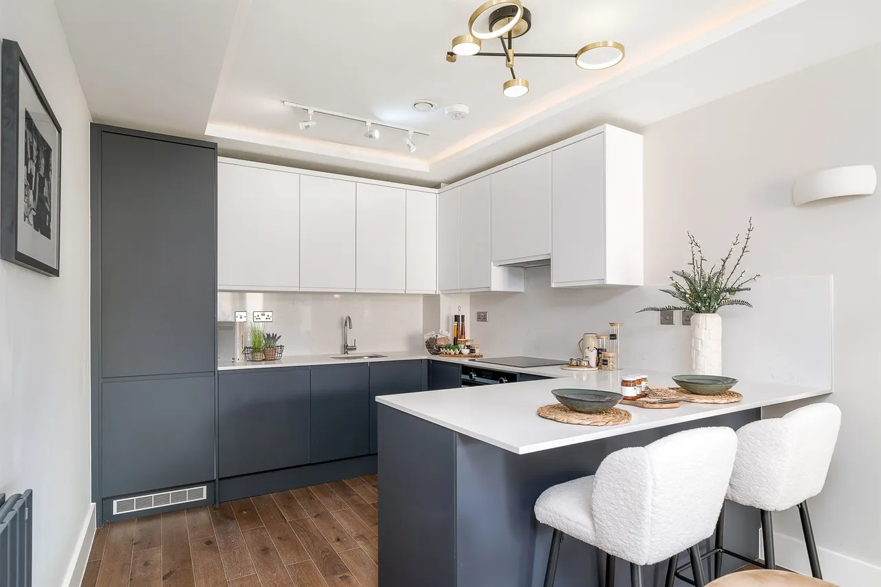 Shepherds Bush Road, London, W6, photo 14