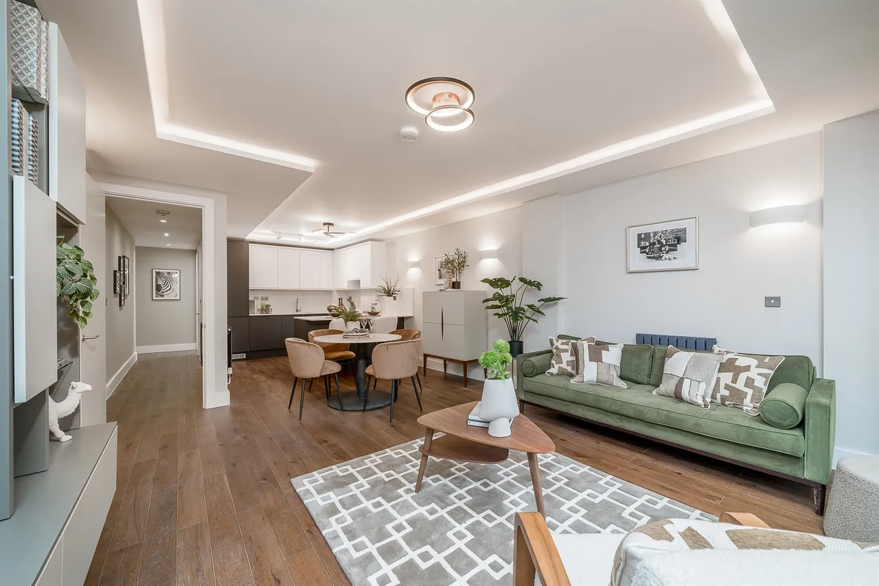 Shepherds Bush Road, London, W6, photo 17
