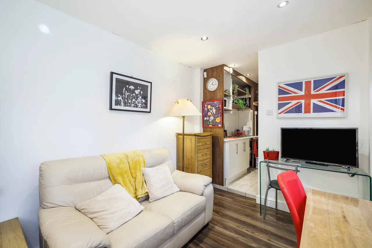 Wychwood Way, Northwood Fees Apply, HA6, photo 8