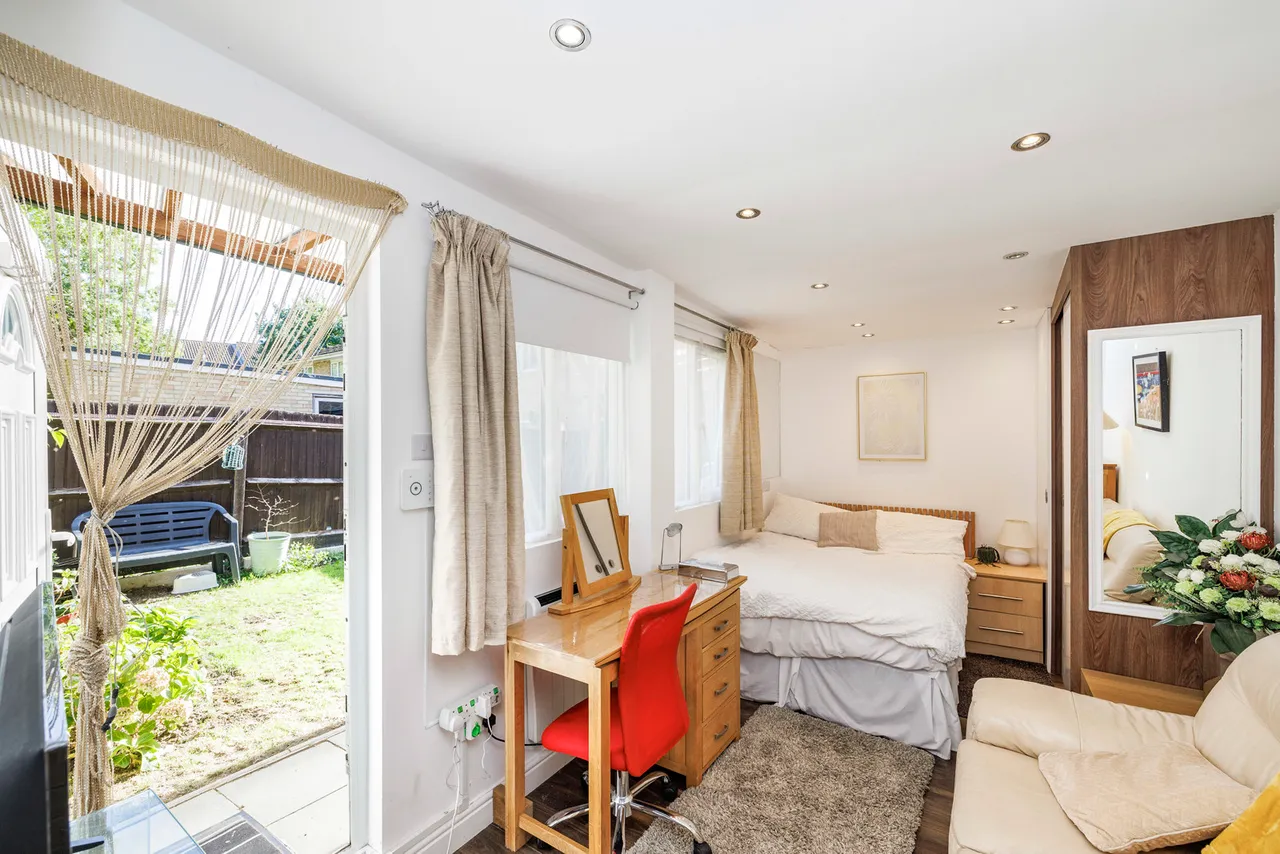 Wychwood Way, Northwood Fees Apply, HA6, photo 4