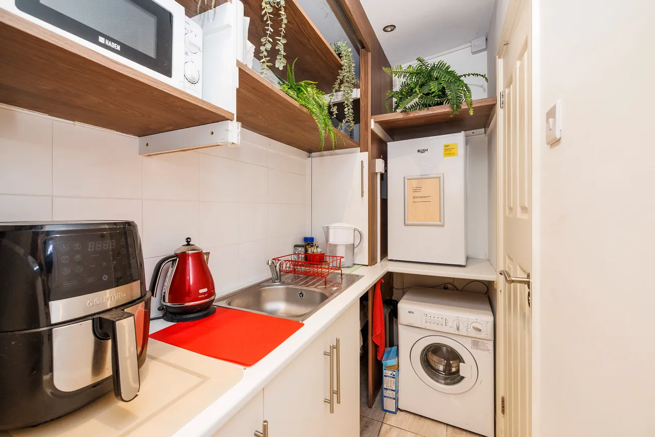 Wychwood Way, Northwood Fees Apply, HA6, photo 5