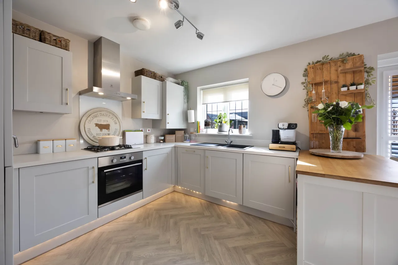 Hawthorn Meadow, Standish, photo 11
