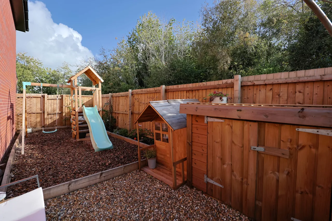 Hawthorn Meadow, Standish, photo 36