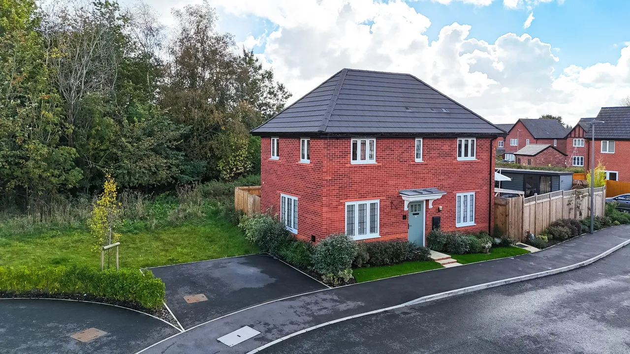 Hawthorn Meadow, Standish, photo 39