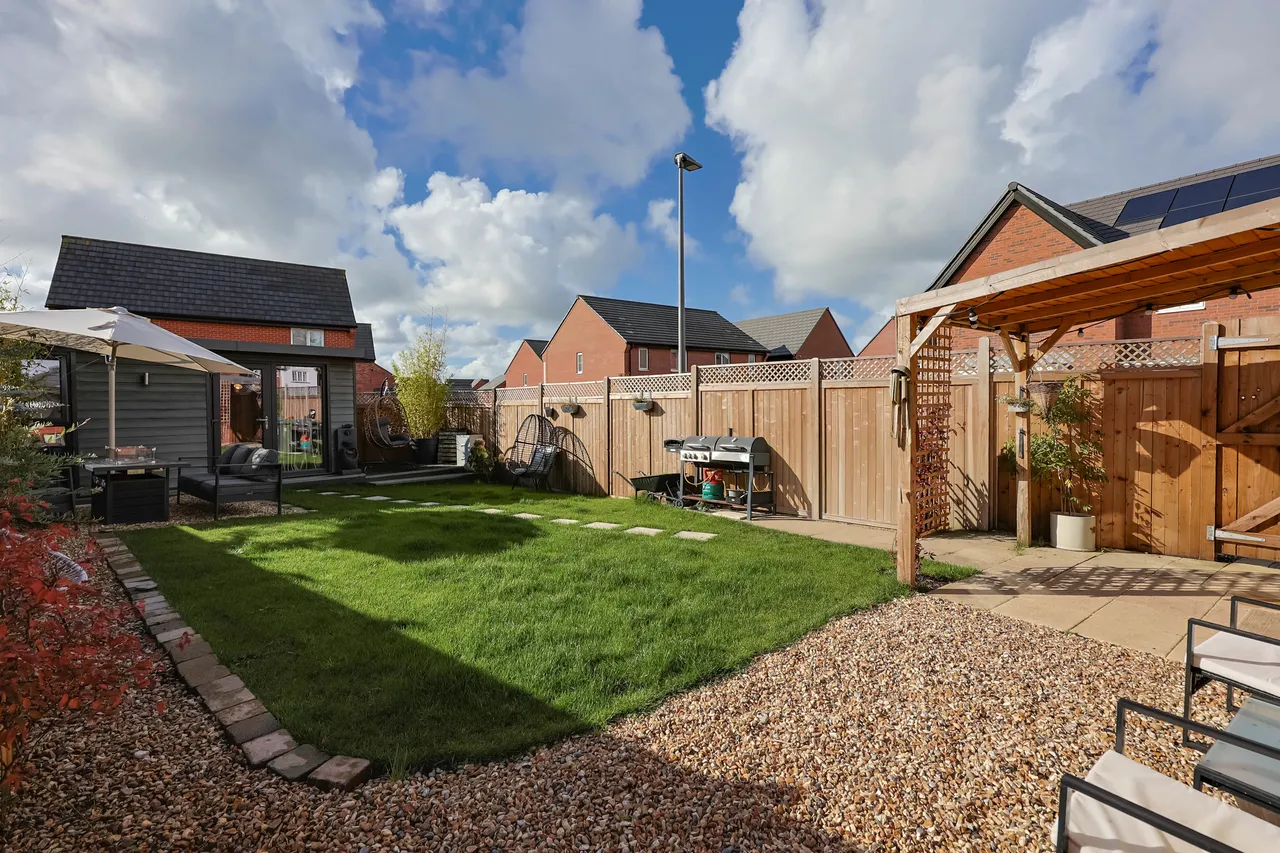 Hawthorn Meadow, Standish, photo 31