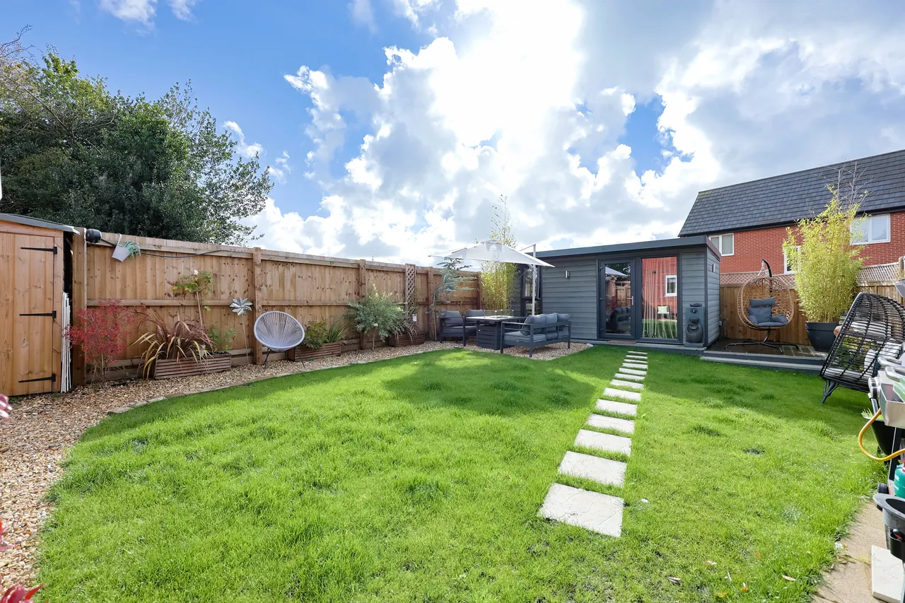 Hawthorn Meadow, Standish, photo 33