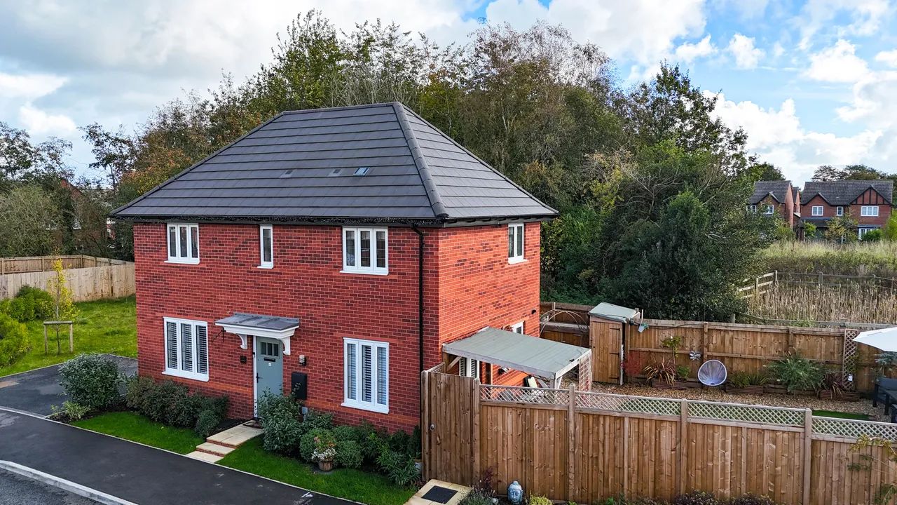Hawthorn Meadow, Standish, photo 41