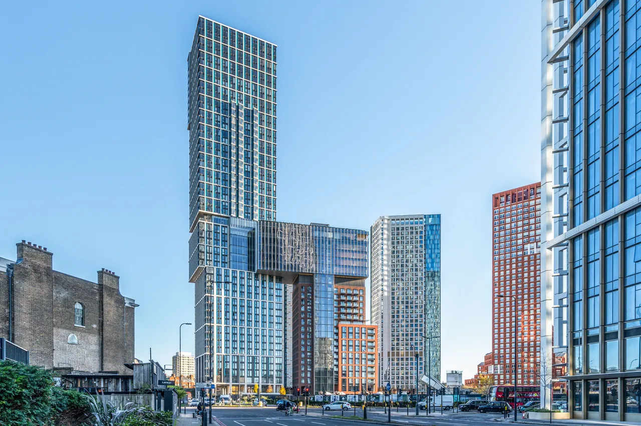 2 bed flat for sale — Flat 1302 Damac Tower, 67 Bondway, London