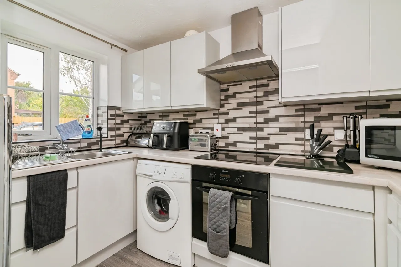 Hotspur Drive, NOTTINGHAM, Nottinghamshire, NG4, photo 2