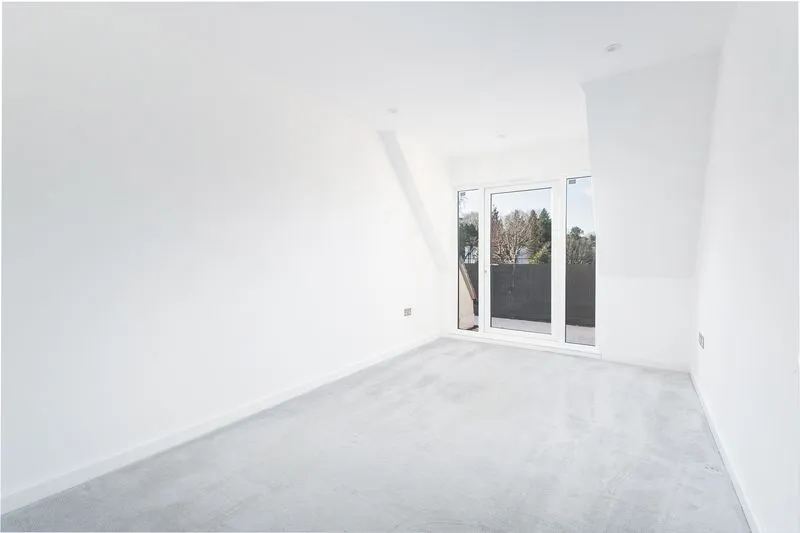 94 Foxley Lane, Purley CR8 3NA, photo 8