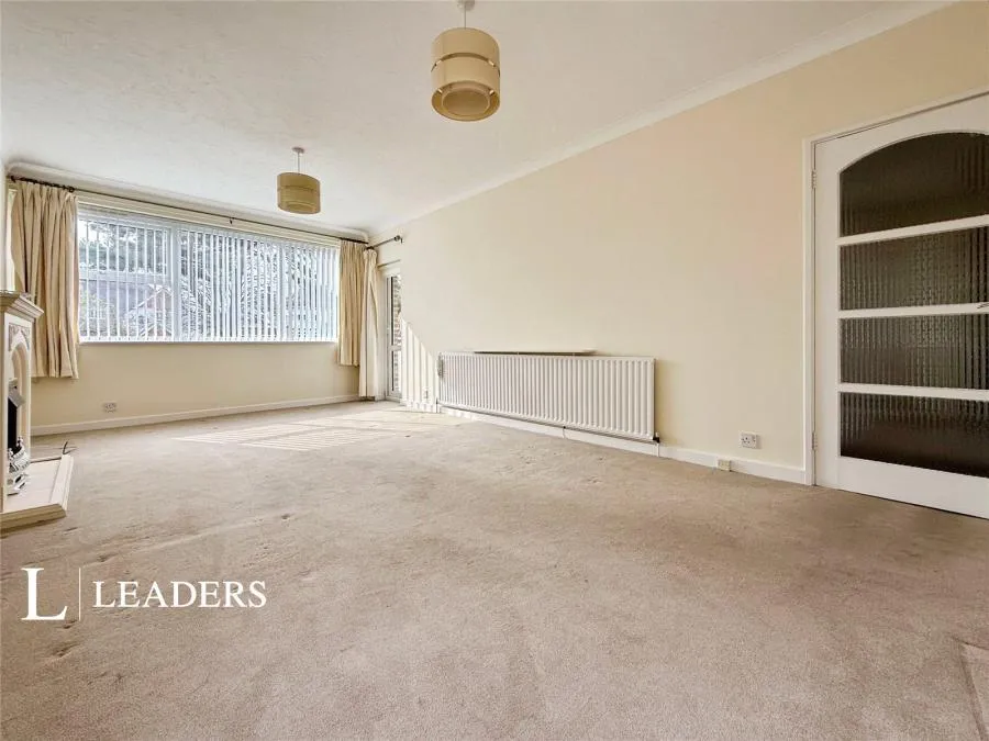 Grand Avenue, Worthing, BN11, photo 2