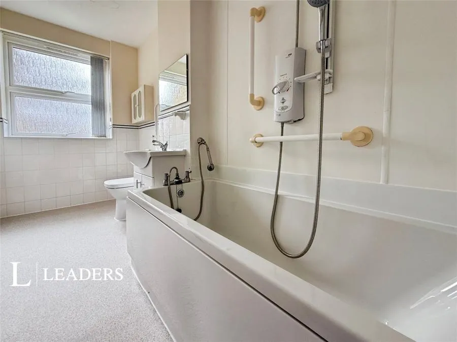 Grand Avenue, Worthing, BN11, photo 7