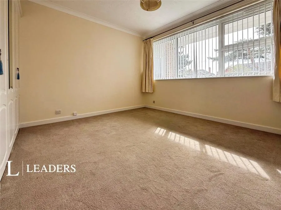 Grand Avenue, Worthing, BN11, photo 6