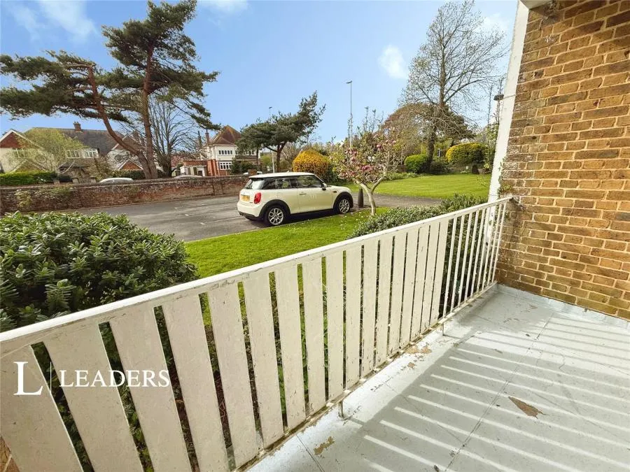 Grand Avenue, Worthing, BN11, photo 14