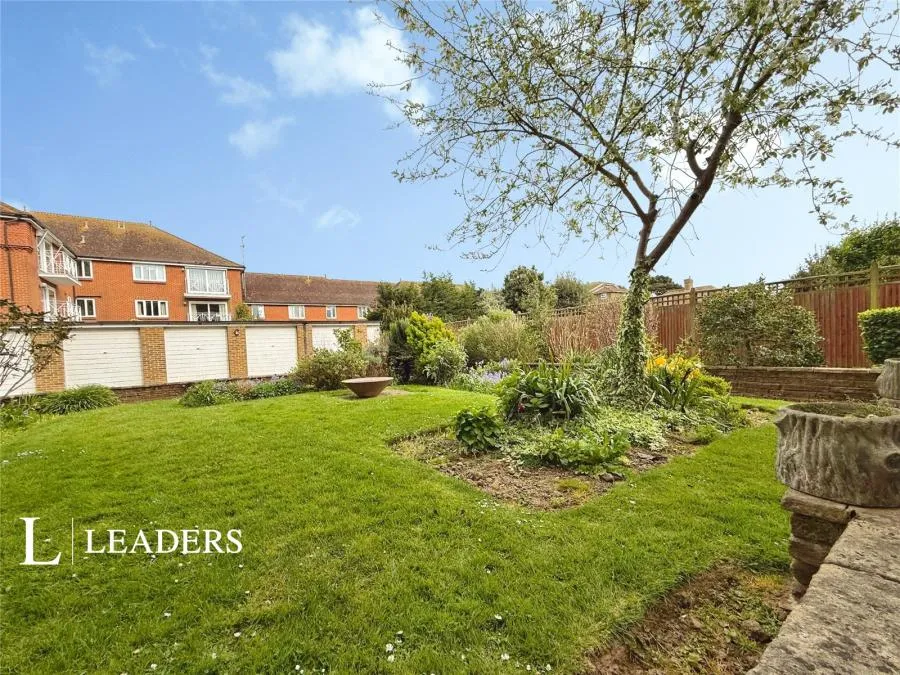 Grand Avenue, Worthing, BN11, photo 9