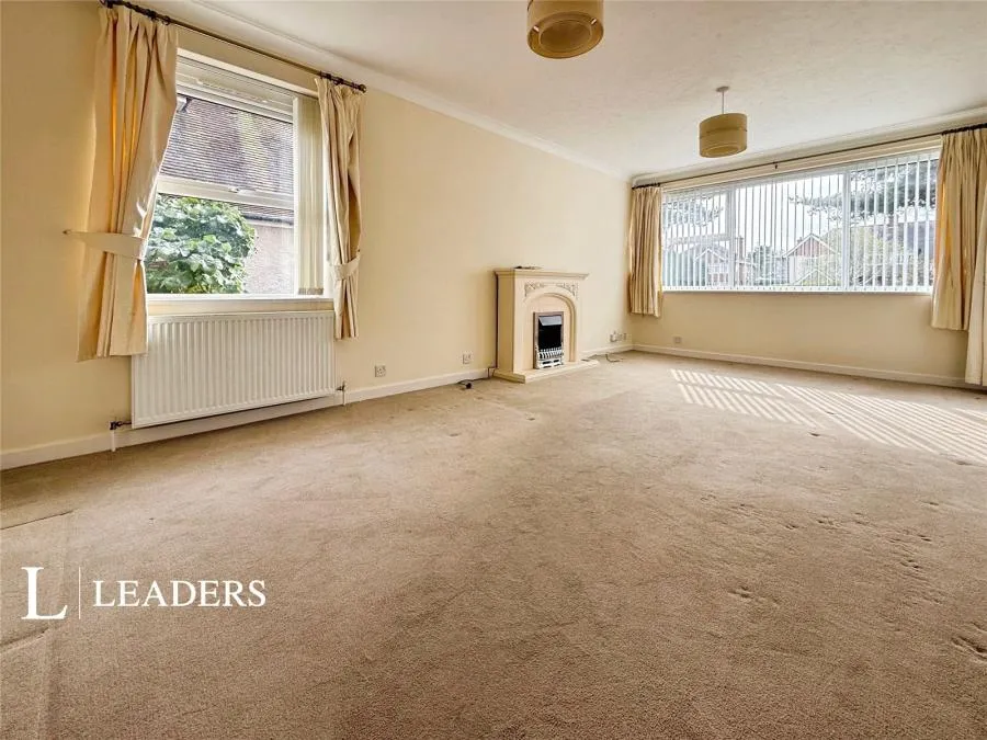 Grand Avenue, Worthing, BN11, photo 13