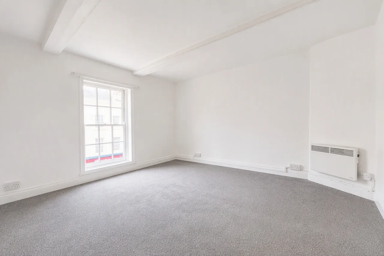 Central Chichester, PO19, photo 3