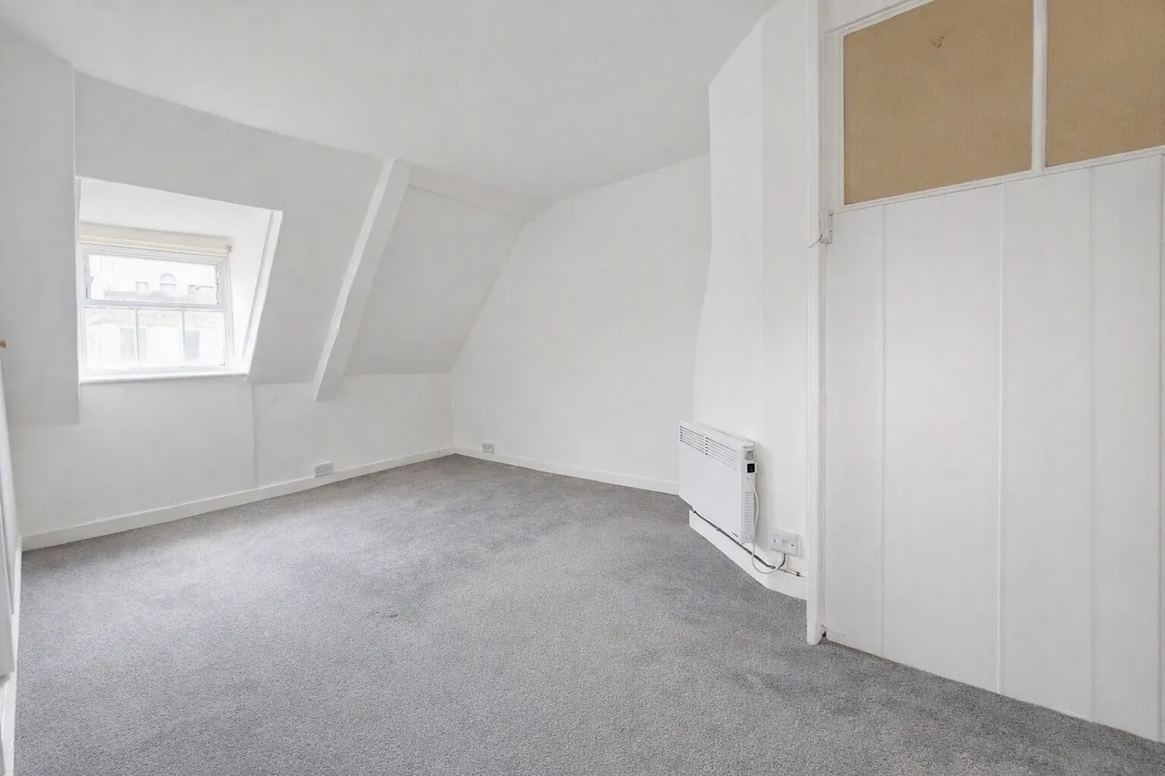 Central Chichester, PO19, photo 6
