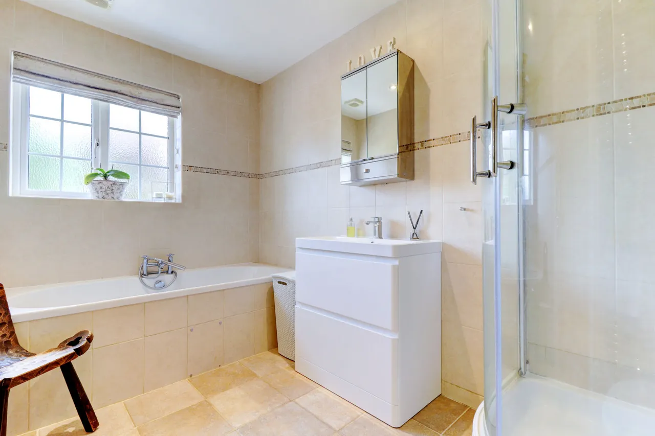 Christopher Close, High Wycombe, HP14, photo 15